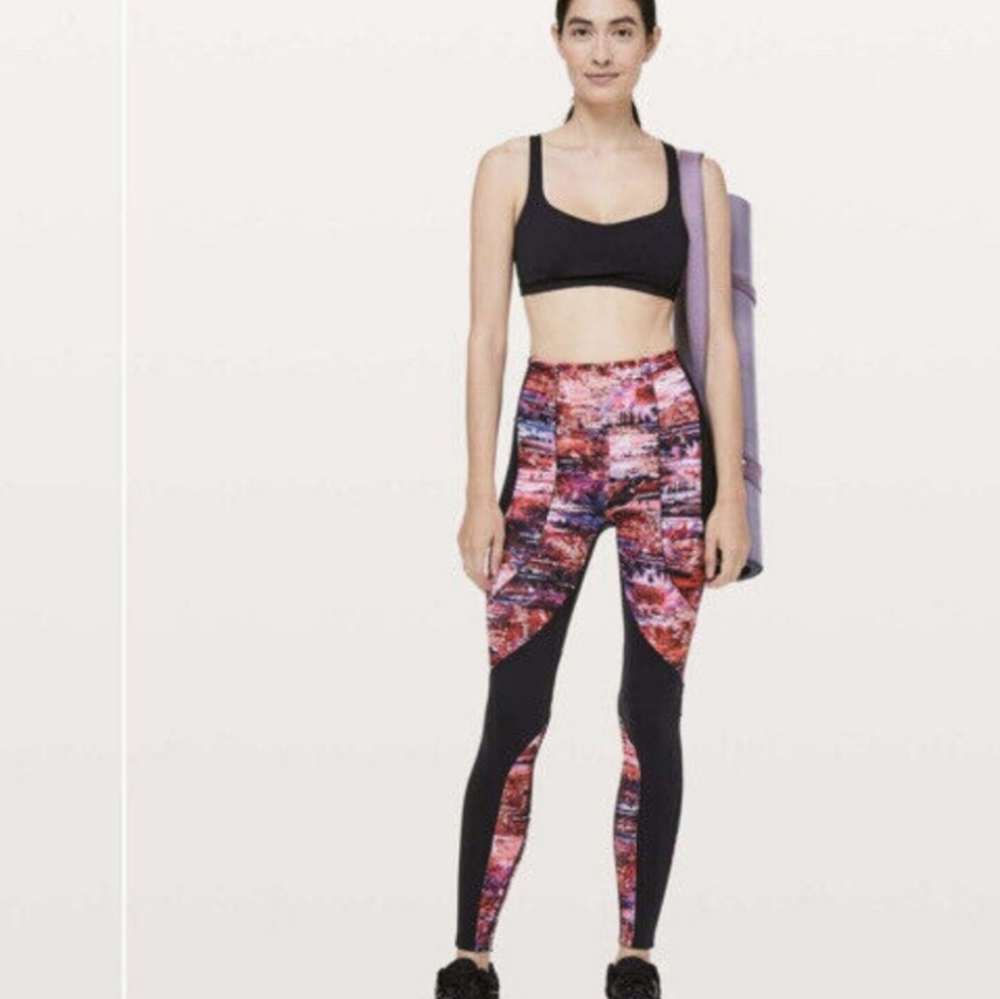 LULULEMON SWEAT AND REPEAT BLACK DAHLIASCAPE MULTI PINK LEGGINGS    SIZE 8